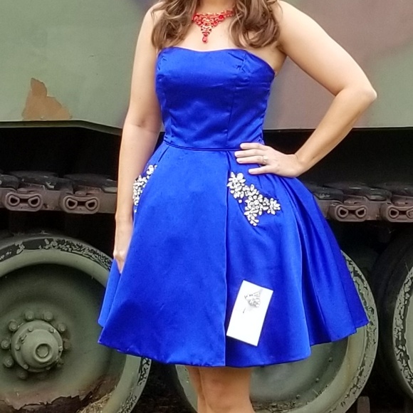 Sherri Hill Homecoming Dress Rhinestone Pockets - Picture 4 of 4